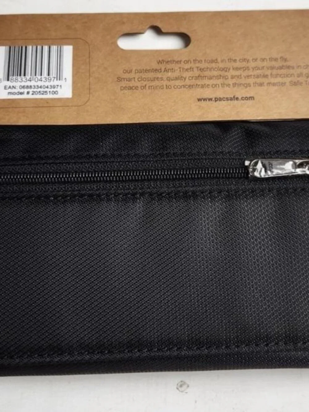 Pacsafe  Daysafe RFID Blocking Trifold Wallet  Black New with Tags